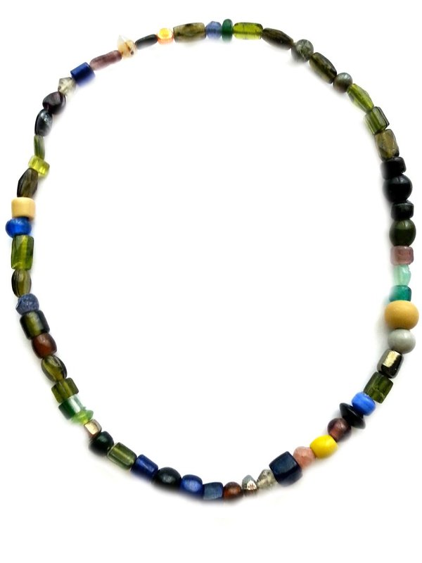 Halskette aus Glasperlenmix – MSK 1036