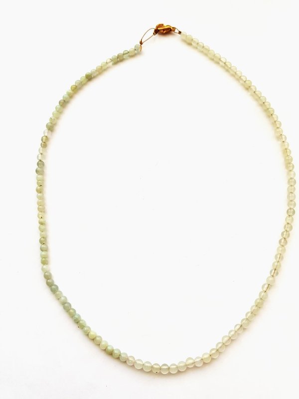 Halskette aus Serpentinperlen – ESK 1011