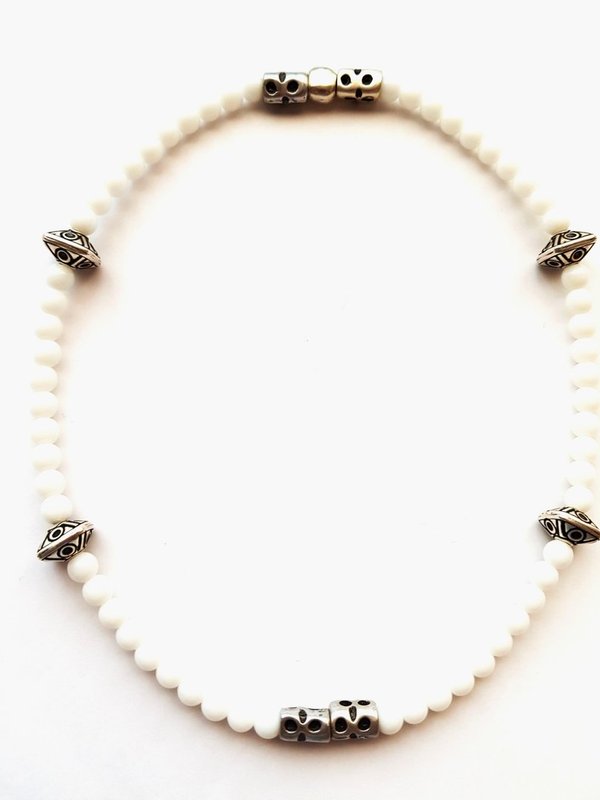 Halskette aus Natursteinen Jade- ESK 1015